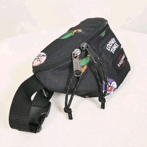 Eastpak Belt Bag Springer Looney Tunes Small Waist bag Fanny Pack Crossbody